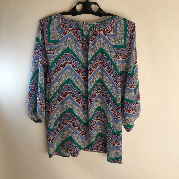 NY Collection - Size Large - Picture 3 of 3